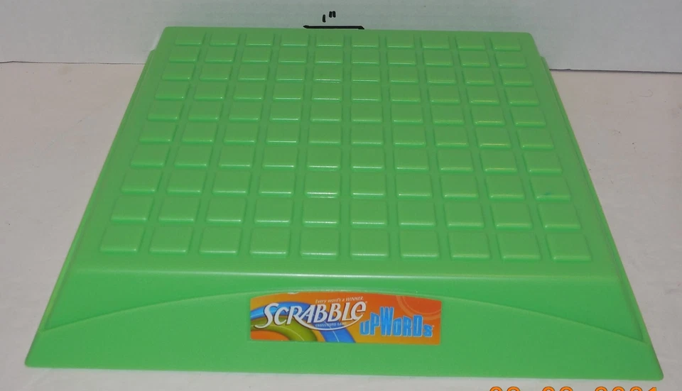 Parker Brothers 2008 Scrabble Upwords 棋盘游戏替换游戏板零件 — 第 1/1 张图片