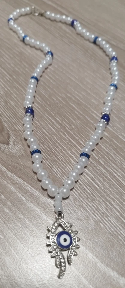 Collana di Perle medie bianche/bluette e distanziatori argento - Immagine 1 di 1