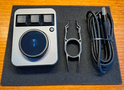 DOIO 3 Teclas Macropad Inalámbrico con Perilla Pantalla OLED (Blanco) Foto 1 de 4