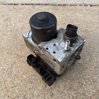 Unidad de módulo de control de bomba de freno antibloqueo ABS Lexus LS400 1998-2000 OEM Foto 1 de 2