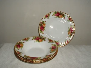 Lot of 4 Royal Albert OLD COUNTRY ROSES 8" Rimmed Soup Bowls Gold Trim - Picture 1 of 2