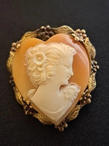 Vintage Heart-Shaped Shell Cameo Brooch Pendant | 10K Gold-Filled | C&C Signed | - Picture 1 of 11