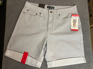 NEW DKNY Women's Mid Rise 5 Pocket Bermuda Short Size 8 - Picture 1 of 3