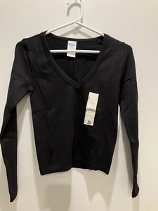 No Boundaries Misses V-Neck Long Sleeve  Seamless Tee, Black Size Med (8-10) - Picture 1 of 5