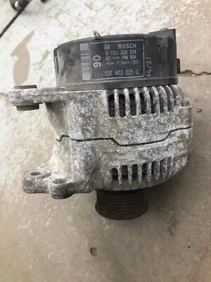 Alternador VW ESCARABAJO (TIPO 1) 98 99 00 01 02 03 Foto 1 de 4