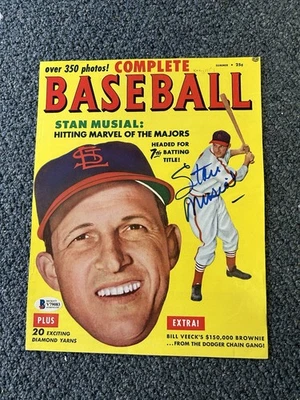 Revista de béisbol firmada por Stan Musial 1953 edición de verano cubierta autografiada BAS Foto 1 de 2