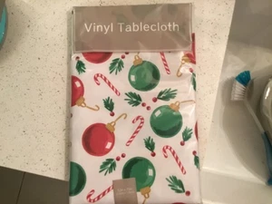 Zuckerstangen Ornamente Stechpalme Weihnachten Flanell Rückseite Vinyl Tischdecke 52 x 70 Neu in Verpackung - Bild 1 von 4