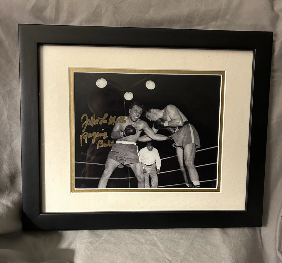 Foto firmada por Jake La Motta de 8x10 con inscripción Raging Bull enmarcada con certificado Foto 1 de 4