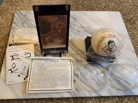 Ken Griffey Jr Signed Ball & Silver Card Set #6270 Cover