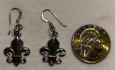 Pendientes de peltre Fleur de Lis brillante púrpura oro verde cristales encanto gota Foto 1 de 2