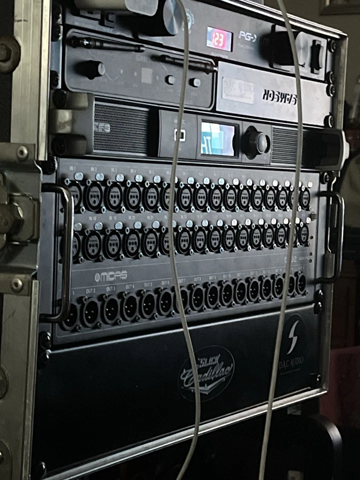 MIDAS M32C Digital Audio Rack Mixer 40 Channel 25 Bus 32x32 USB Interface - Image 1 of 2