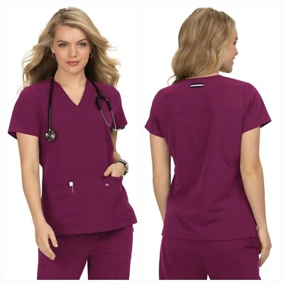 Blusa Médica Koi Next Gen Hustle & Heart Para Mujer XL Vino 3 Bolsillos Elastizada 1019-061 Foto 1 de 4