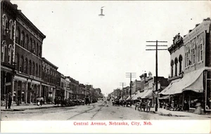 NEBRASKA CITY, NEBRASKA - BUSY CENTRAL AVENUE - HORSE-DRAWN - OLD POSTCARD - Imagen 1 de 2