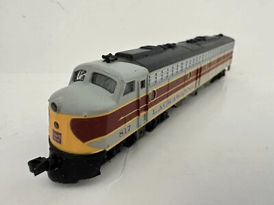 Life Like N Scale E8 Loco DL&W Lackawanna #817 Wrong Box - Image 1 of 4