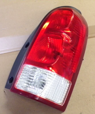 Luz trasera Saturn Relay 2005 (pasajero) Uplander Montana Foto 1 de 3