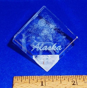 IMAGE 3 CRYSTAL BLOCK BY JAFFA W/3D INNER IMAGE - WOLF/MOON W/ENGRAVED ALASKA - Picture 1 of 10