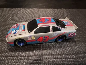 RCCA Action 1:24 Bobby Hamilton #44 Pontiac Grand Prix Victory #1 Bank - Picture 1 of 3
