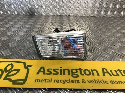 Lanterna traseira lateral para sedã Cadillac BLS 2005-10  - Imagem 1 de 4