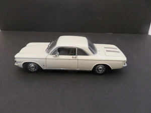 Sun Star 1480 weiß 1963 Chevrolet Corvair Classic Models Maßstab 1:18 - Bild 1 von 10