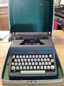 1958 Royal Speed King typewriter, rare model As Is - Picture 1 of 14