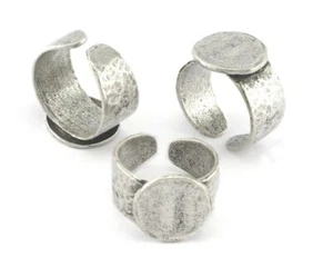 Anello Sigillo Martellato Regolabile Bianco - Ottone Antico Placcato Argento 4-7US 3954 - Foto 1 di 2