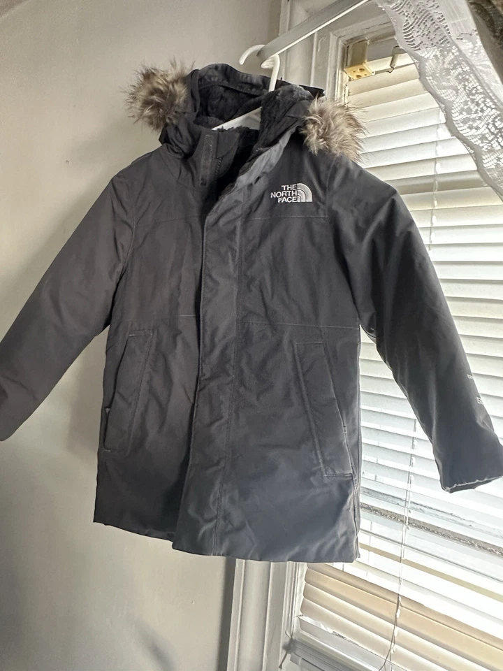 The North Face Girls Size 5 Color Grey  Parka  - Image 1 of 4