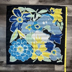 Vintage mehrfarbig blau gelb weiß Blumen quadratischer Schal 34”x 34” Made in Italy - Bild 1 von 8