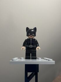 **RARE** Lego Cat women minifigure Lego set 7779