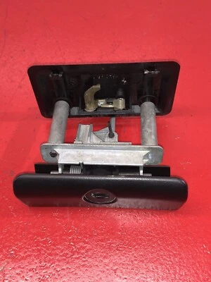 1997-03 BMW 5 Series E39 525i 528i 530i 540i M5 Glove Box Latch Lock Handle O2 - Image 1 of 4