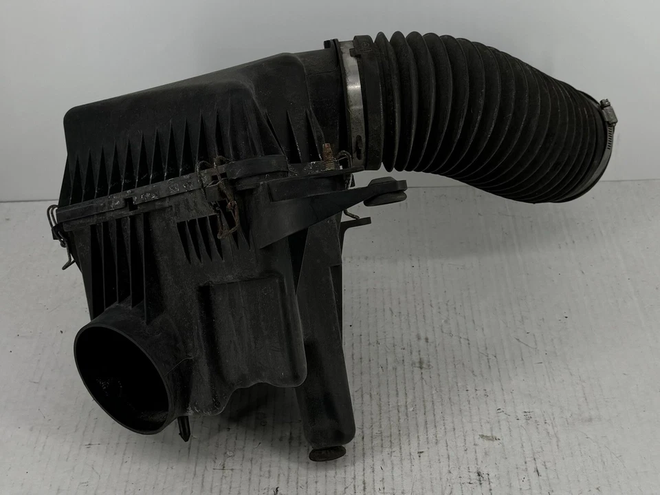 Chrysler Town & Country 2014 3,6 L filtro de aire/caja de aire OEM Foto 1 de 4