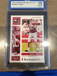 Tarjeta de novato 2021 Panini Chronicles D.P #9 Mac Jones ISA 10 GEMA como nueva - Imagen 1 de 2