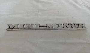 Austin Morris Mini Minor años 60 - Bota Cromo Insignia - Imagen 1 de 2