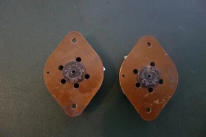 2 Ea 5 Pin Vintage Wafer Tube Sockets -USED Clean - Picture 1 of 2