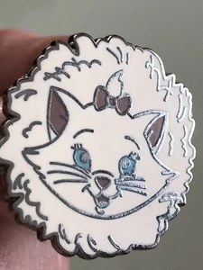 Disney Trading Pin 2007 Aristocats Marie Hidden Mickey 2 von 4 Anstecknadel EUC - Bild 1 von 3