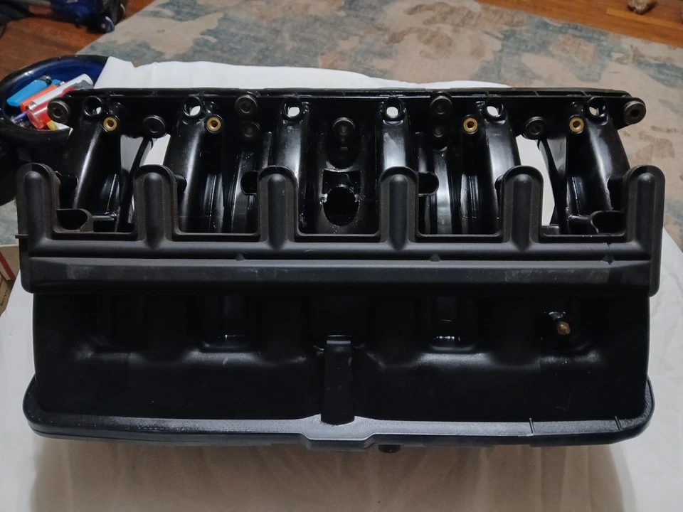 2001-2006 BMW INTAKE MANIFOLD E39, E46,E60,E85,Z3,Z4, X3 M54-B30 ENGINE - Image 1 of 4