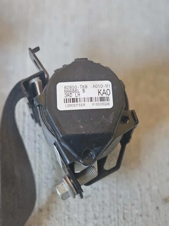 3RD RH Honda Odyssey 2011 - 2017 SeatBelt OEM - Image 1 of 4