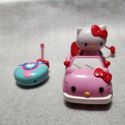 2015 JADA TOYS HELLO KITTY REMOTE CONTROL CAR - Image 1 of 4