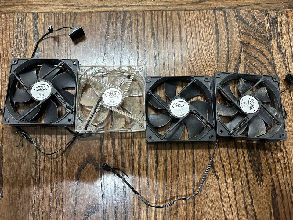 Set of 4 DeepCool 3-pin Silent Cooling PC Case Heat Sink Fan 120 x 120 mm - Image 1 of 1