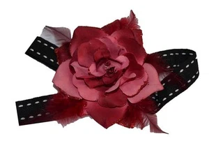 K Women's Flower Brouch - Picture 1 of 1