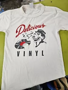 Vintage Urban Renewal Tag Delicious Vinyl hip hop 90s rap T-shirt - Picture 1 of 7