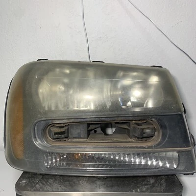 Faro derecho Chevy Trail Blazer 2002 2003 2004 2005 2006 2007 2008 2009 OEM  Foto 1 de 2