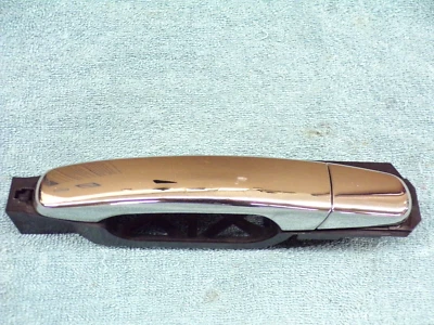 2010 chevy traverse door handle ( driver rear ) 2009-2017 acadia outlook - Image 1 of 3