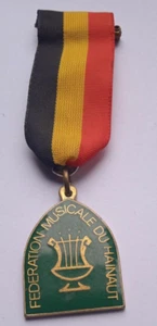 BELGIAN MUSICIAN AWARD ENAMELED MEDAL / MEDAILLE FEDERATION MUSICALE DU HAINAUT - Picture 1 of 2