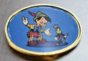 Vintage Walt Disney Productions Pinocchio Jiminy Cricket Gürtelschnalle 2,5" Baron - Bild 1 von 3