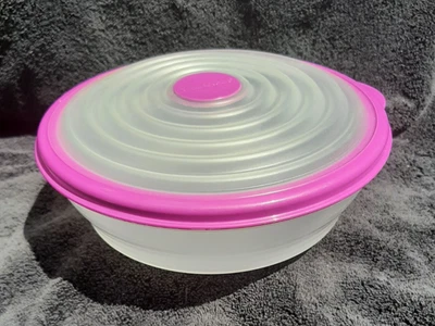 Tupperware Stuffables Bowl & Lid #5317 Microwave 1.9L Pink ~8.5 x 4.5" - Image 1 of 4