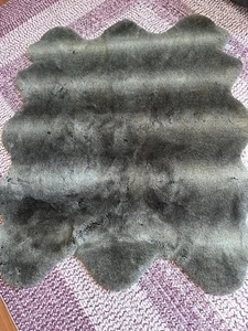 MON CHATEAU LUXURY COLLECTION LUXE FAUX FUR RUG ~5ftx6ft(see photo) - Picture 1 of 21