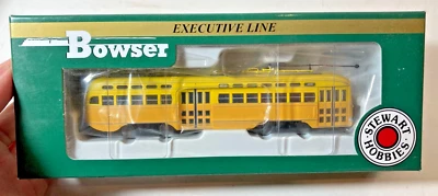 Novo na caixa Bowser Executive Line 12552 PCC Los Angeles Road# 1052 amarelo - Imagem 1 de 4
