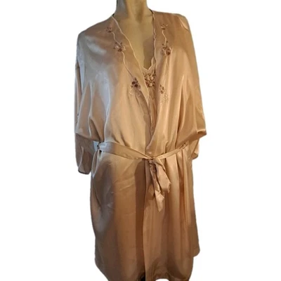 Camisón y bata Gilligan O'malley LG satinado sedoso bordado floral rosa polvoriento  Foto 1 de 4