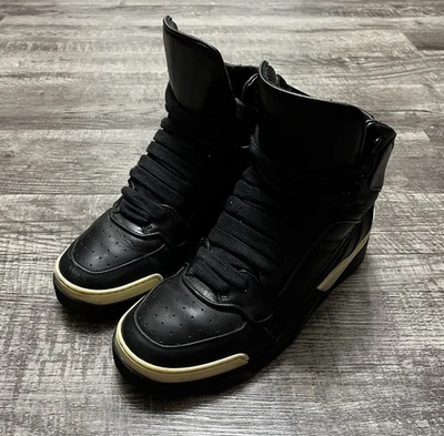 Tênis Givenchy Tyson cano alto couro preto, tamanho 40 - Imagem 1 de 4