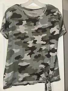 Damenoberteil LUCK BRAND kurzärmlig grün Camouflage mit Bindeband vorne Größe Medium - Bild 1 von 6